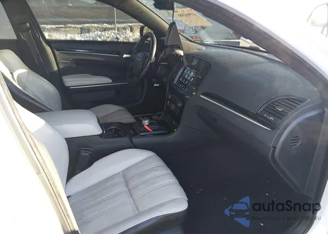 2019 Chrysler 300 300S из США, поврежденный, VIN 2C3CCABG0KH682658